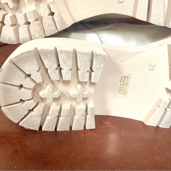 Anthropology Chelsea Leather Boots With Knit Design Detail Cream Color - Picture 9 of 9